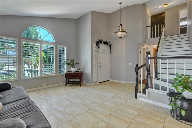 5809 Laguna Quail Way, Elk Grove, CA 95758