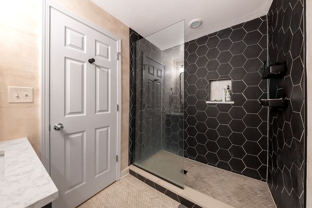 1427 N Bosworth Avenue 2, Chicago, IL 60642