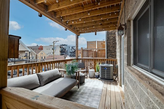 1427 N Bosworth Avenue 2, Chicago, IL 60642