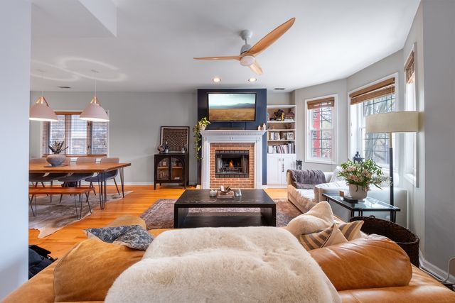 1427 N Bosworth Avenue 2, Chicago, IL 60642