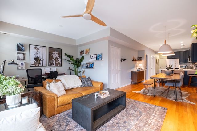 1427 N Bosworth Avenue 2, Chicago, IL 60642