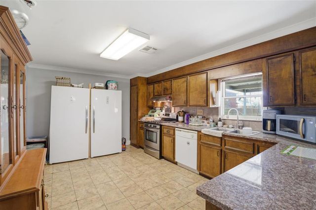 4022 Auburn Street, Lake Charles, LA 70607