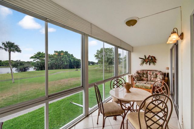 2902 Victoria Circle J-2, Coconut Creek, FL 33066