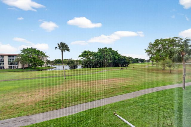 2902 Victoria Circle J-2, Coconut Creek, FL 33066