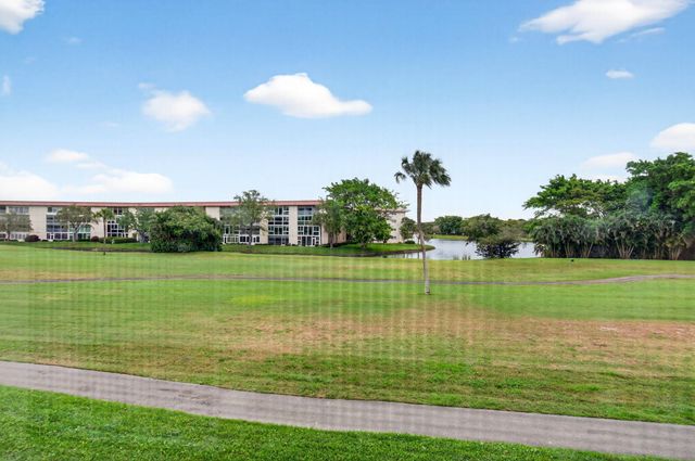 2902 Victoria Circle J-2, Coconut Creek, FL 33066