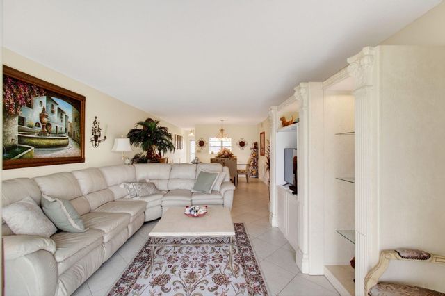 2902 Victoria Circle J-2, Coconut Creek, FL 33066