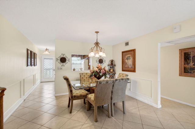 2902 Victoria Circle J-2, Coconut Creek, FL 33066