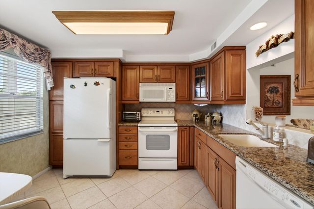 2902 Victoria Circle J-2, Coconut Creek, FL 33066