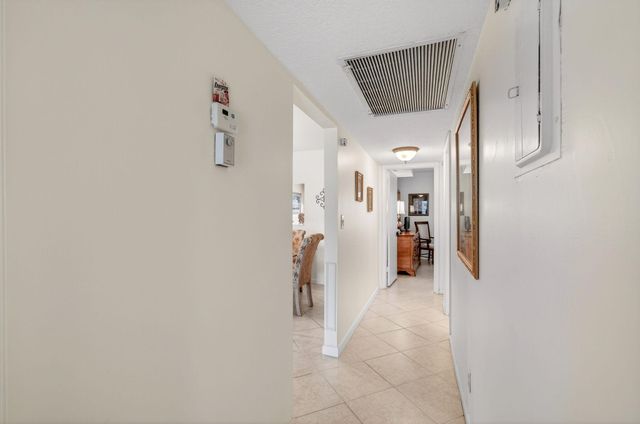 2902 Victoria Circle J-2, Coconut Creek, FL 33066