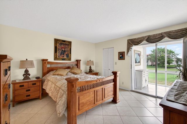 2902 Victoria Circle J-2, Coconut Creek, FL 33066