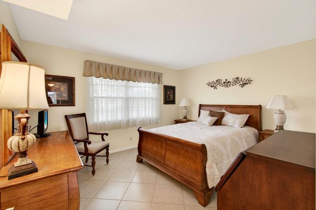 2902 Victoria Circle J-2, Coconut Creek, FL 33066