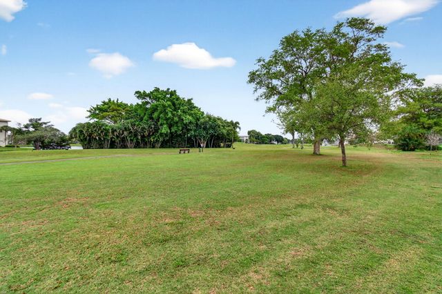 2902 Victoria Circle J-2, Coconut Creek, FL 33066