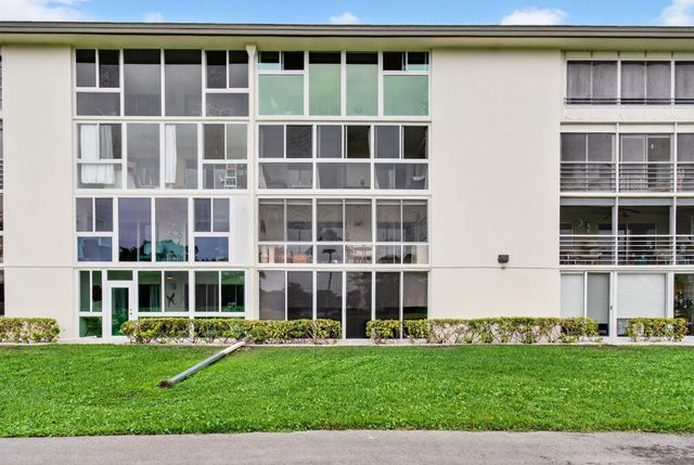 2902 Victoria Circle J-2, Coconut Creek, FL 33066