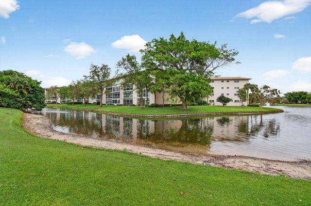 2902 Victoria Circle J-2, Coconut Creek, FL 33066