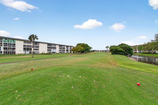 2902 Victoria Circle J-2, Coconut Creek, FL 33066