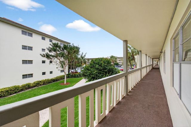 2902 Victoria Circle J-2, Coconut Creek, FL 33066