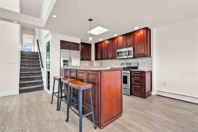 120-09 Riviera Court 10B, College Point, NY 11356