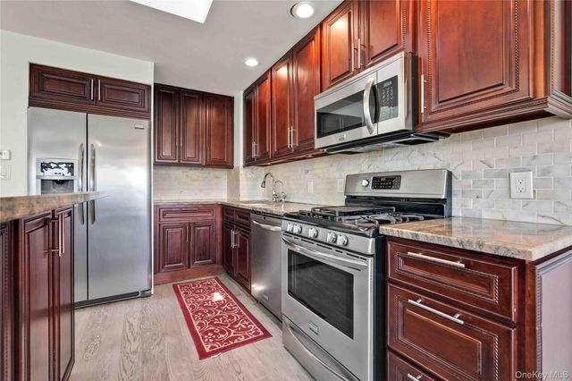 120-09 Riviera Court 10B, College Point, NY 11356