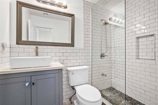 120-09 Riviera Court 10B, College Point, NY 11356