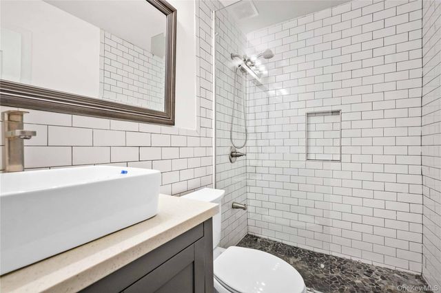 120-09 Riviera Court 10B, College Point, NY 11356