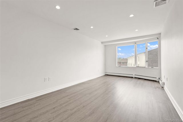 120-09 Riviera Court 10B, College Point, NY 11356