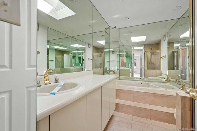 120-09 Riviera Court 10B, College Point, NY 11356