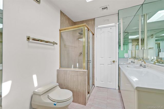 120-09 Riviera Court 10B, College Point, NY 11356
