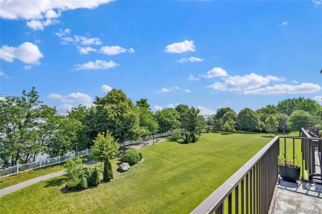 120-09 Riviera Court 10B, College Point, NY 11356