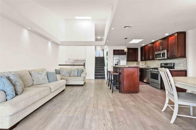 120-09 Riviera Court 10B, College Point, NY 11356