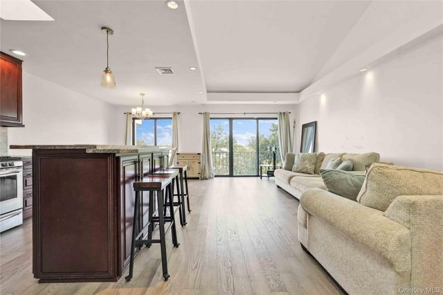 120-09 Riviera Court 10B, College Point, NY 11356