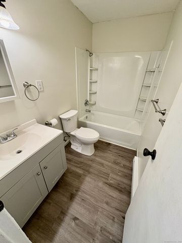 73 Horse Pond Road APT K, Salem, CT 06420