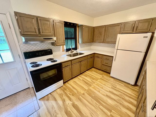 73 Horse Pond Road APT K, Salem, CT 06420