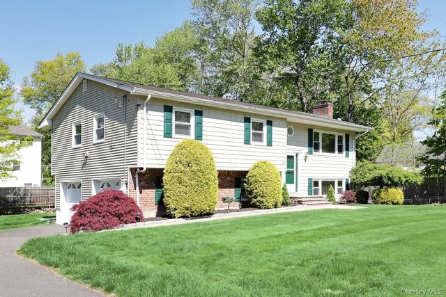 33 Farmhouse Road, Congers, NY 10920