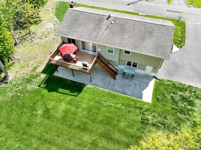33 Farmhouse Road, Congers, NY 10920