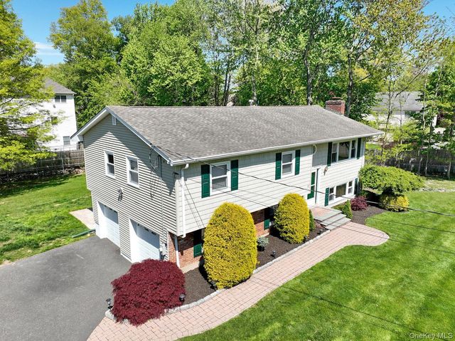 33 Farmhouse Road, Congers, NY 10920