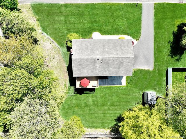 33 Farmhouse Road, Congers, NY 10920