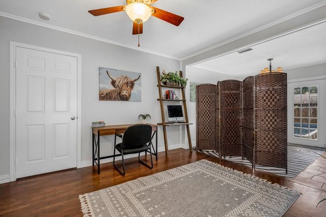 2240 Lawndale Drive, Dallas, TX 75211