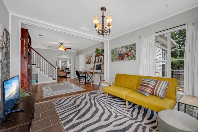 2240 Lawndale Drive, Dallas, TX 75211