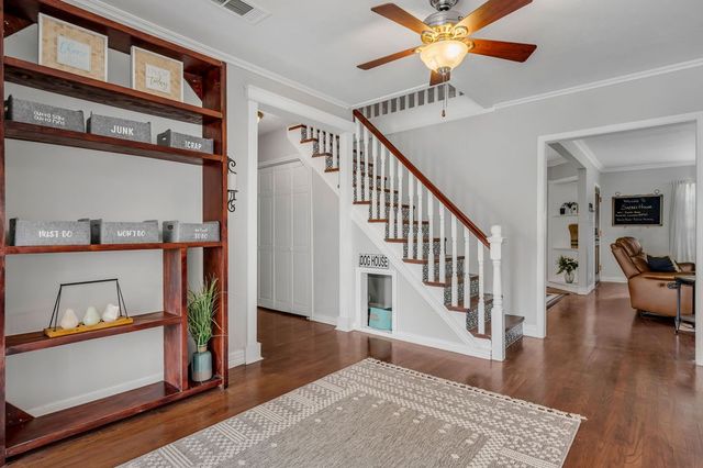 2240 Lawndale Drive, Dallas, TX 75211