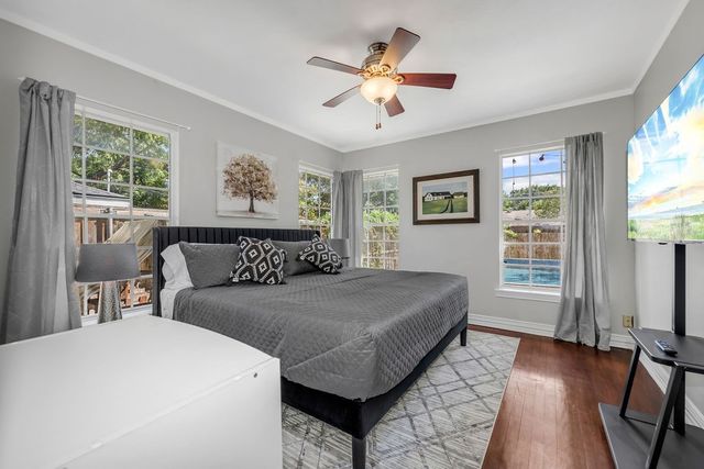 2240 Lawndale Drive, Dallas, TX 75211