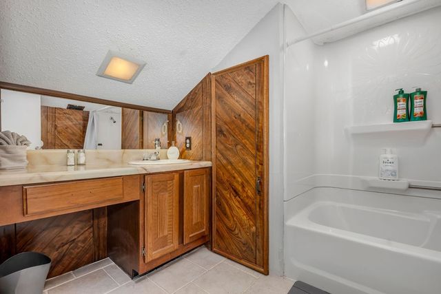 2240 Lawndale Drive, Dallas, TX 75211