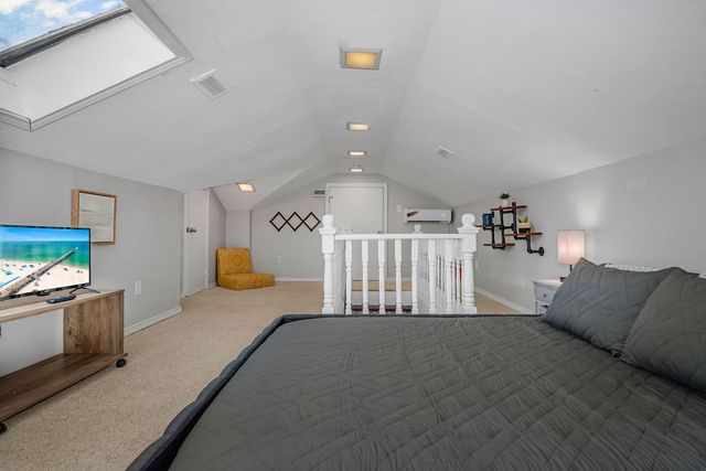 2240 Lawndale Drive, Dallas, TX 75211