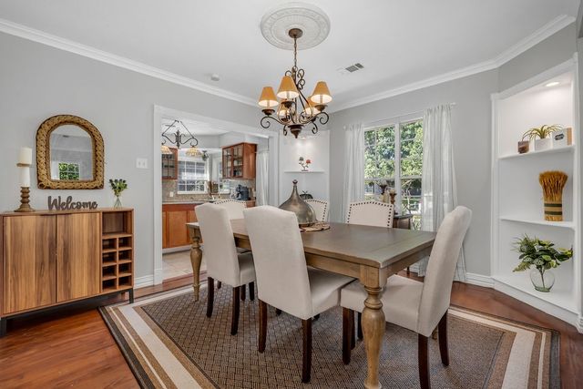 2240 Lawndale Drive, Dallas, TX 75211