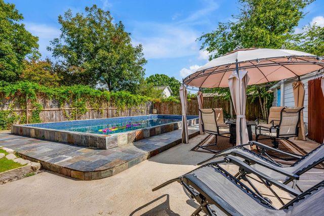 2240 Lawndale Drive, Dallas, TX 75211