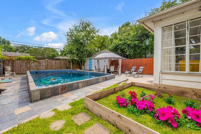 2240 Lawndale Drive, Dallas, TX 75211