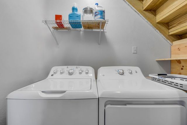 2240 Lawndale Drive, Dallas, TX 75211