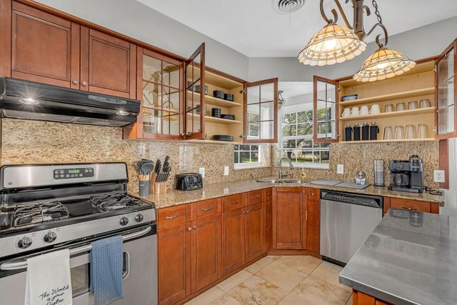 2240 Lawndale Drive, Dallas, TX 75211