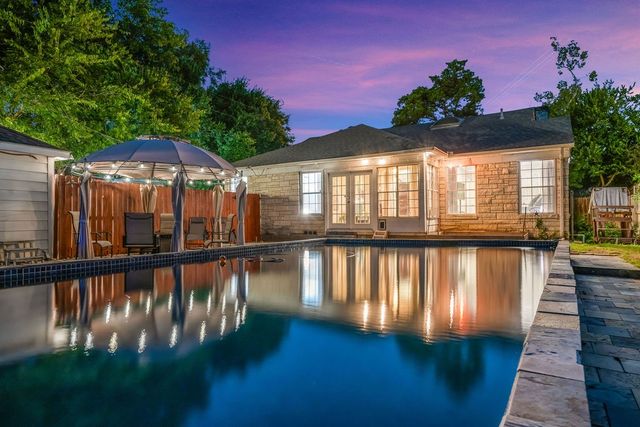 2240 Lawndale Drive, Dallas, TX 75211