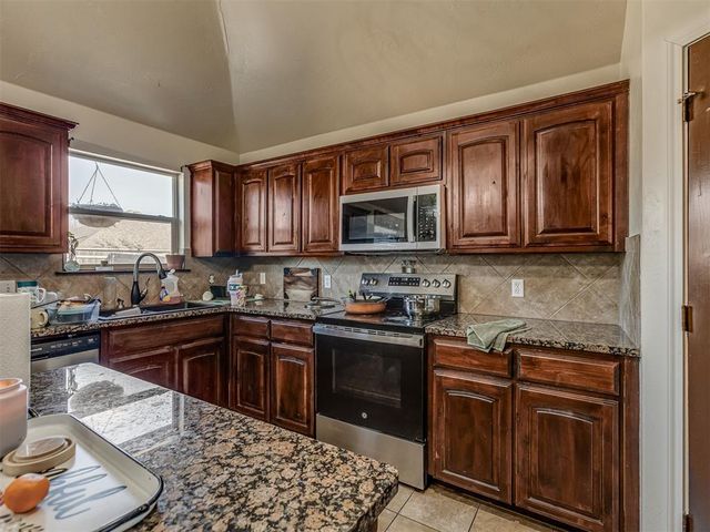 2113 NW 157th Terrace, Edmond, OK 73013