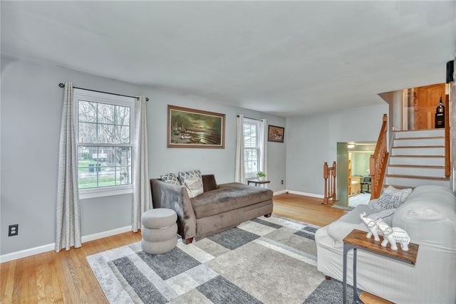 201 Bittersweet Drive, Farmington, NY 14425